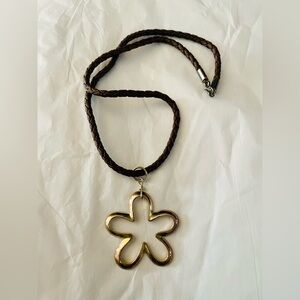 Vintage silver flower pendant 925 on leather necklace